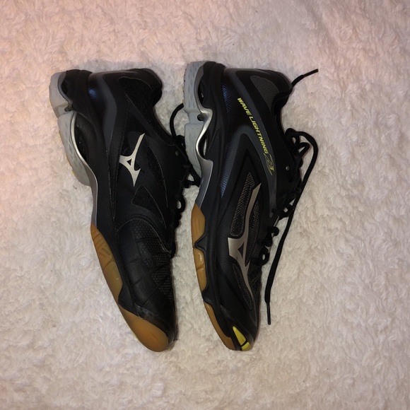 Shoes - Picture 2 of 5